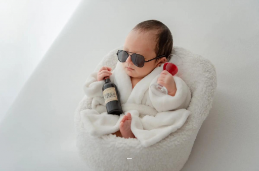 灯塔宝宝不哭不闹正常吗